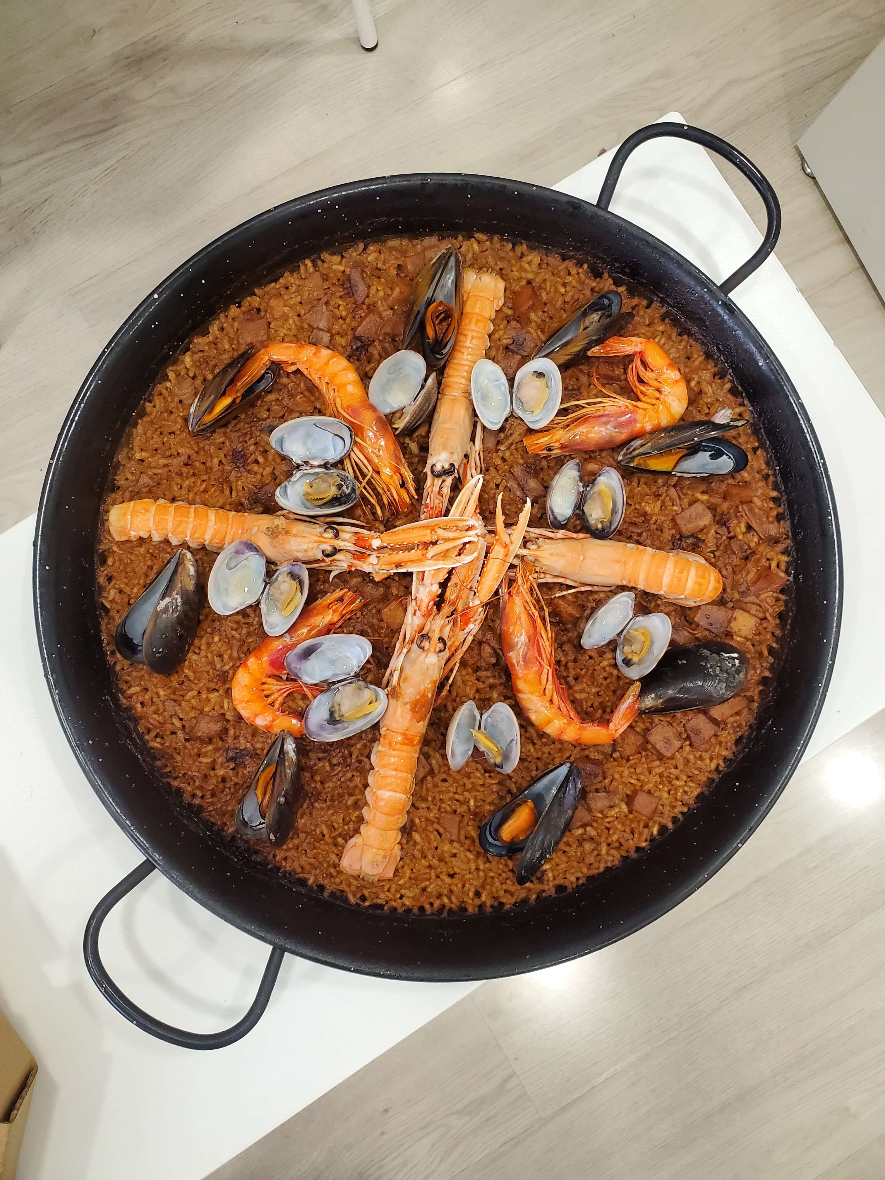 An image of Spanish shrimp paella.